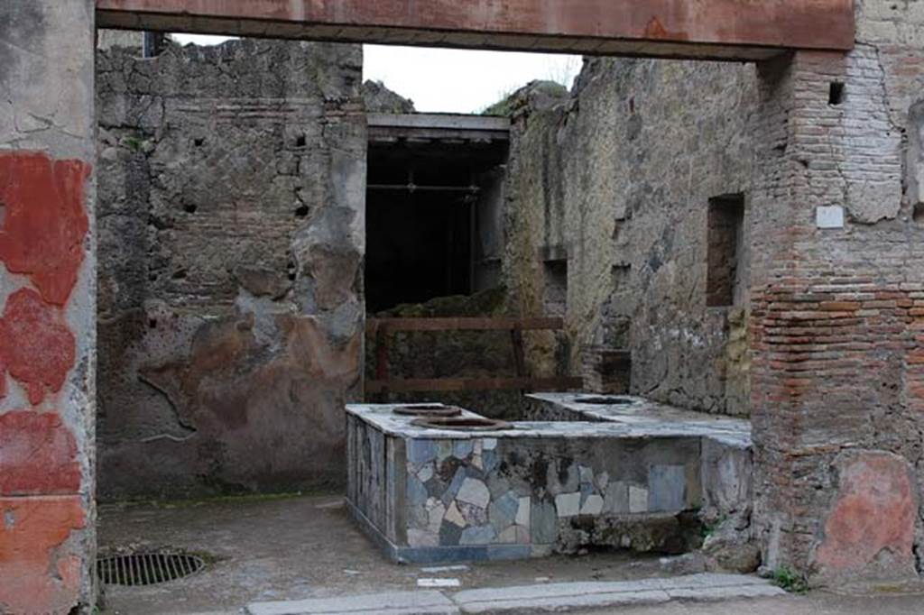 V.10, Herculaneum, April 2010. Looking south. Photo courtesy of Nicolas Monteix.
